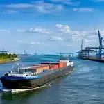 Canal de navigation reliant fleuve à ports portuaires du nord européen