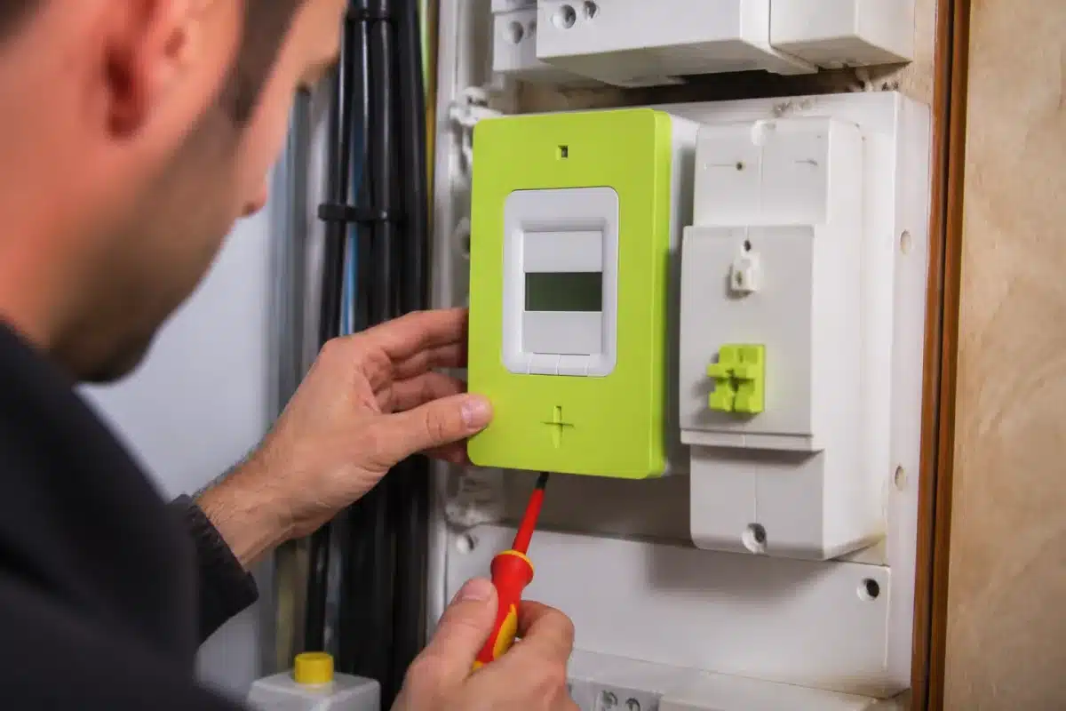 Compteurs Linky intelligents installés progressivement dans maisons résidentielles