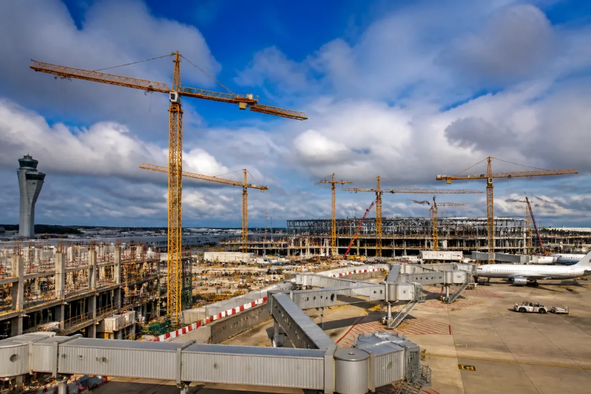 Grues de construction dominant pistes et terminal operationnel