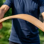 Planche bois se courbe facilement sans rupture